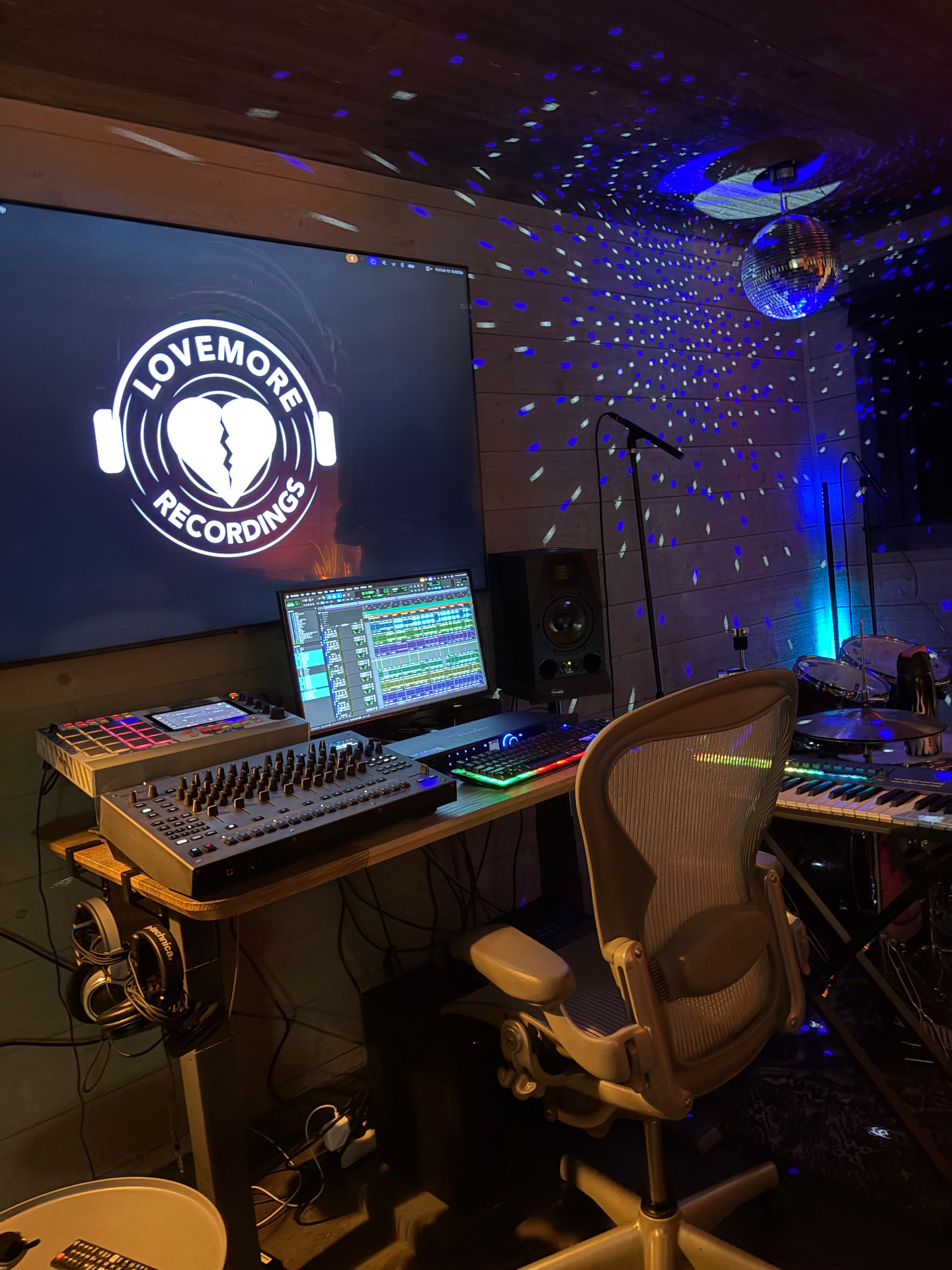 Lovemore Recordings | Northwest Arkansas Recording Studio